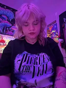 Cutiepiespanks stripchat live cam model