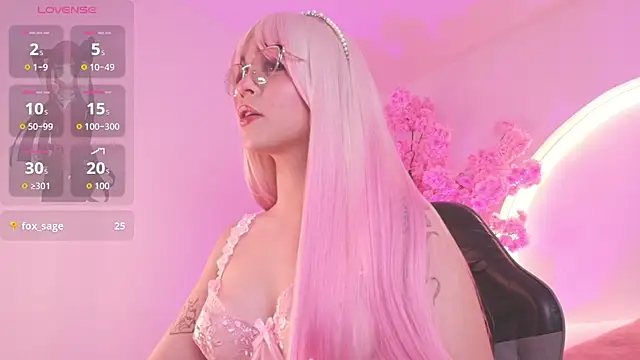 Clara_Luu stripchat live cam model