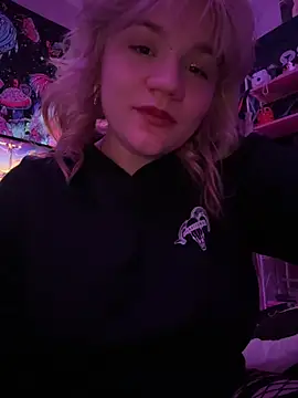 Cutiepiespanks stripchat live cam model