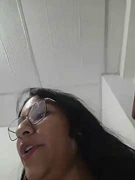 Sofythom1 stripchat live cam model