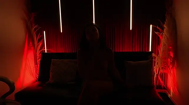 GiaFaaris stripchat live cam model