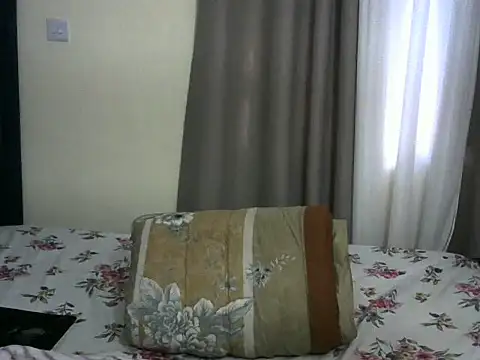 Aurorax1992 stripchat live cam model