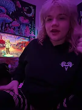 Cutiepiespanks stripchat live cam model