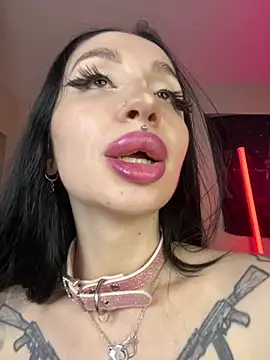 Molly__Moon stripchat live cam model