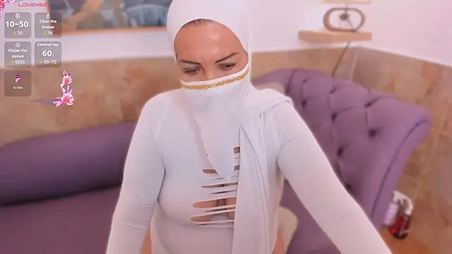 sandhy__honne stripchat live cam model