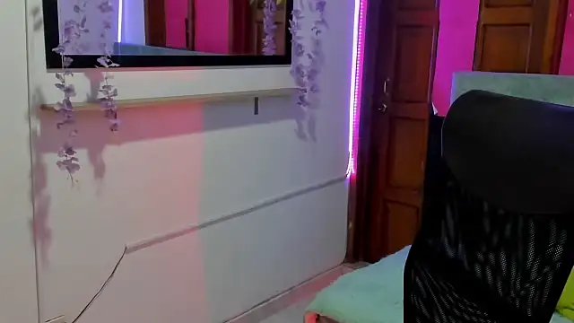 Lya__Smit_ stripchat live cam model