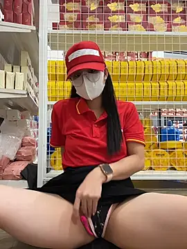 Sneaky_Cumshoot stripchat live cam model