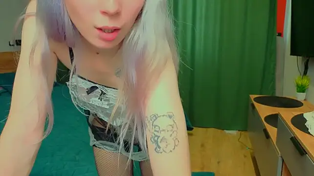 Sinuallias stripchat live cam model