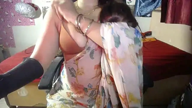 IndiianKriti stripchat live cam model