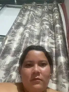 amoncee stripchat live cam model