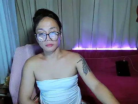 YourNikkieXxx stripchat live cam model