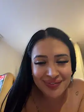Sara_fun stripchat live cam model