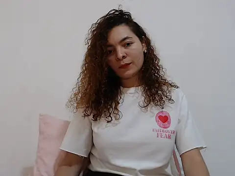 Annaferr stripchat live cam model