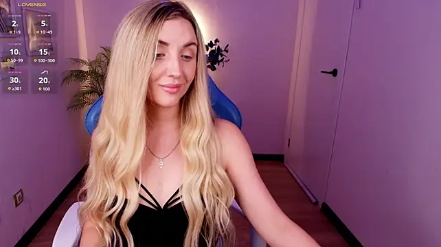 White_F0x stripchat live cam model