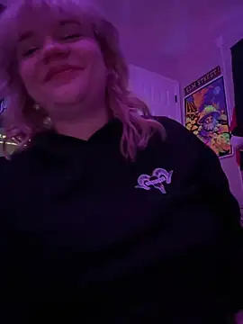 Cutiepiespanks stripchat live cam model