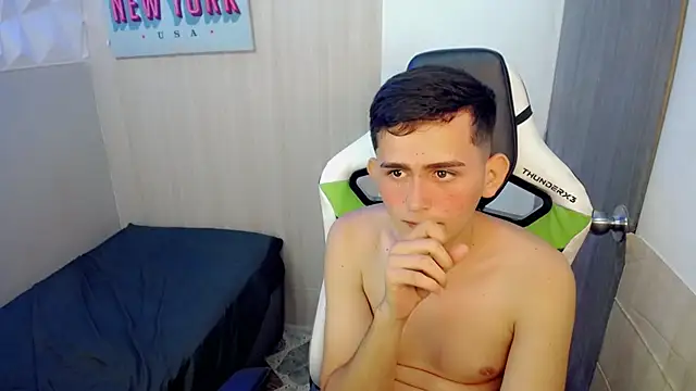 JaxBlue_ stripchat live cam model