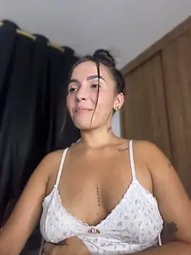 ScarletDarkMuse stripchat live cam model