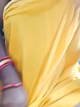 ApKi-BhAbi stripchat live cam model
