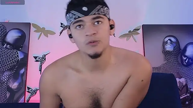 VikoHands stripchat live cam model
