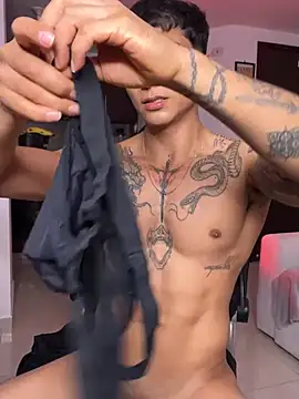 muscle_boyhorny stripchat live cam model