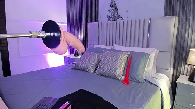 Amberashford stripchat live cam model