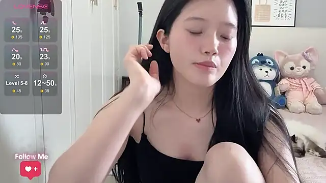 --bee-- stripchat live cam model