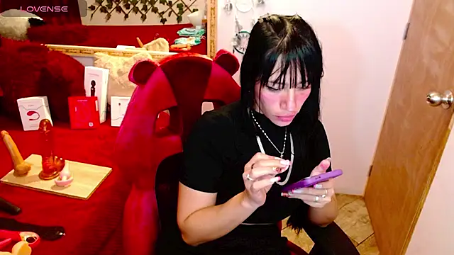 IVET_CUTE1 stripchat live cam model