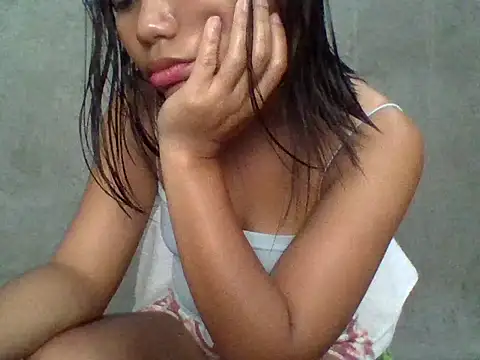 Sweet_lunapinay22 stripchat live cam model