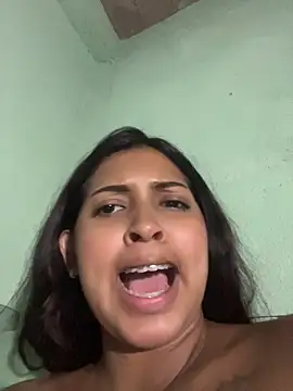 Milanyvero_ stripchat live cam model