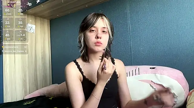 AueshaSimon stripchat live cam model