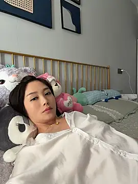 yuanpu0925 stripchat live cam model