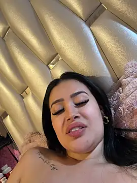 Sara_fun stripchat live cam model