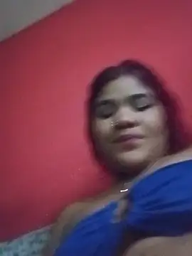 Tupeliroja1 stripchat live cam model