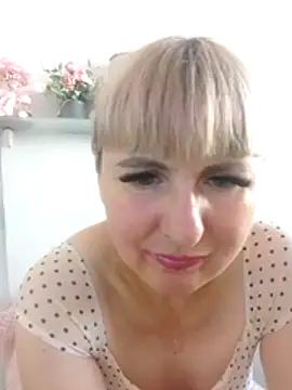 -Nefertiti- stripchat live cam model