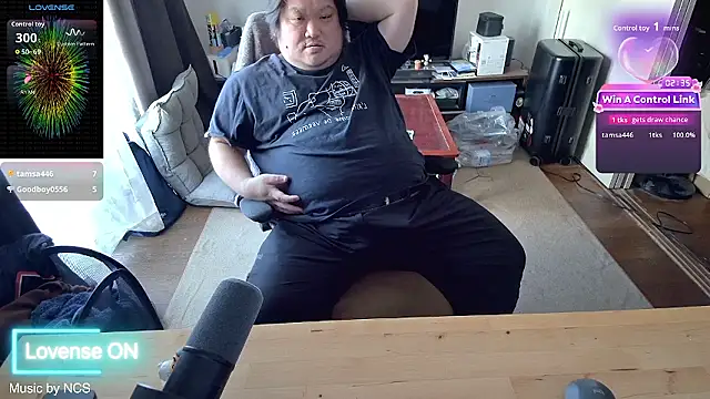 ChubbyBEAR039 stripchat live cam model