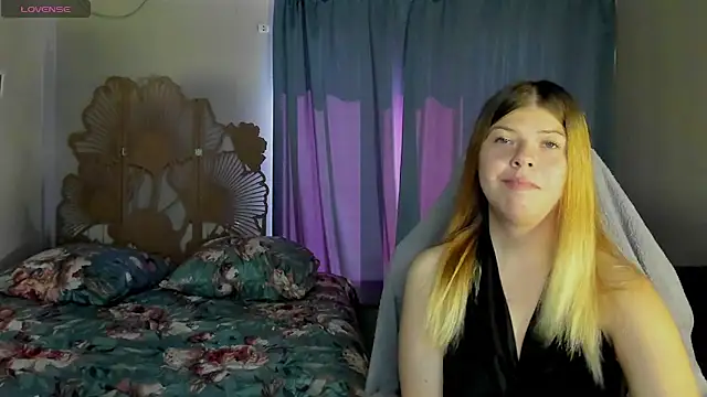 Stefania-sweet stripchat live cam model
