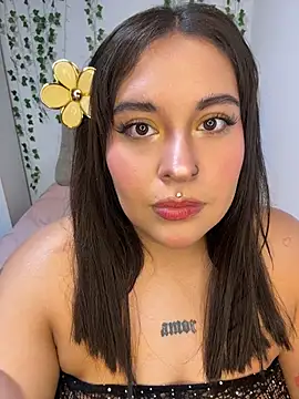 Nailealipsglossy stripchat live cam model