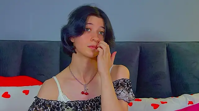 AnneAvelin stripchat live cam model