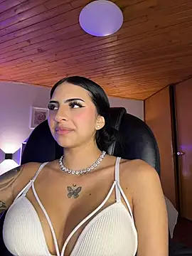 Hilary_pinkk stripchat live cam model