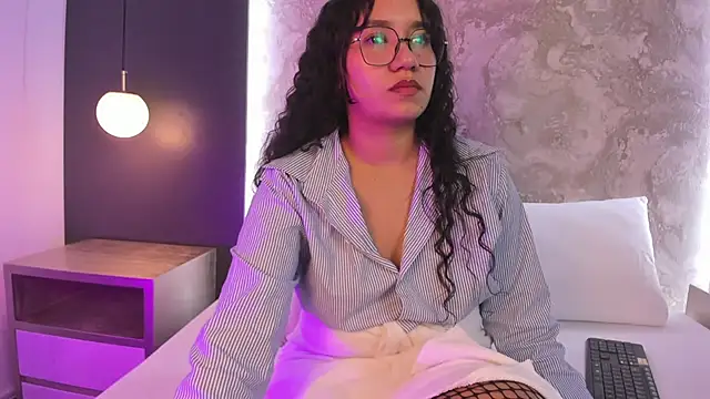 alysson_moon_ stripchat live cam model