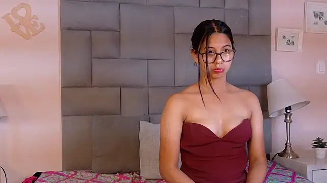 IsaSweett stripchat live cam model