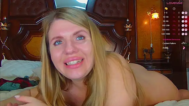 NoraBigAss stripchat live cam model