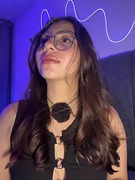 D-Bunnyyy stripchat live cam model