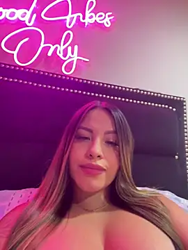 sexyyykloee stripchat live cam model