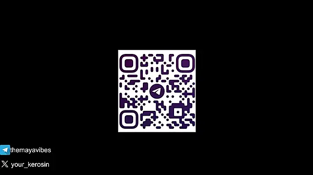 Maya_NextDoor stripchat live cam model