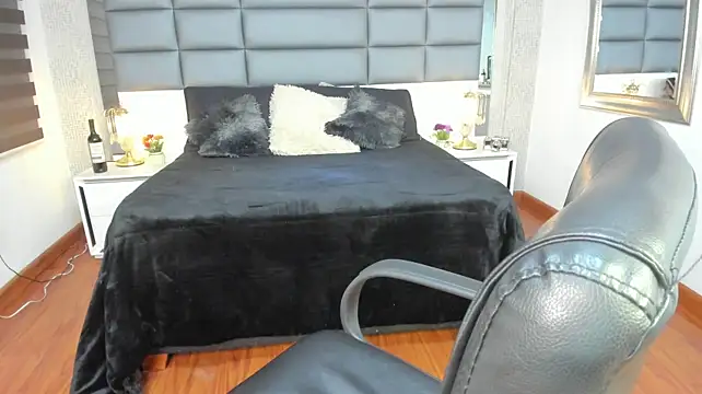 Mrs_Regina_clk stripchat live cam model
