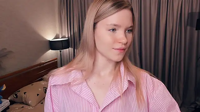 DelmaLasky stripchat live cam model