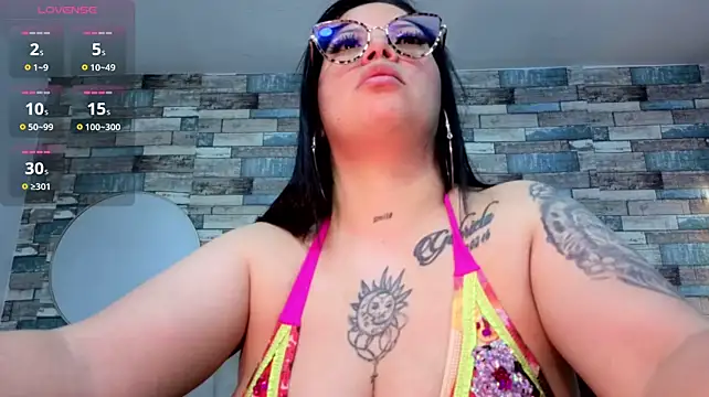 martinna_tay stripchat live cam model
