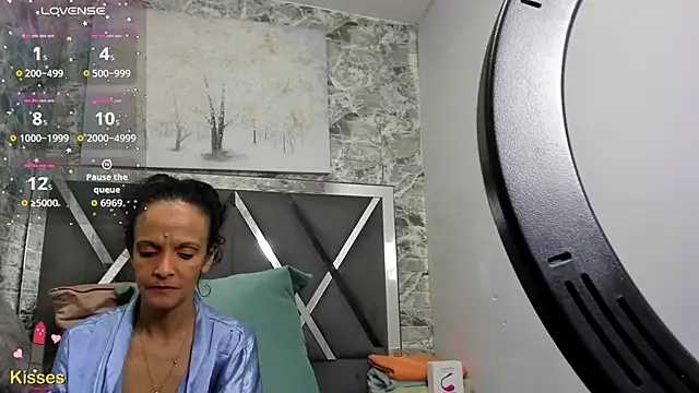 YanetRose stripchat live cam model
