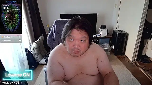 ChubbyBEAR039 stripchat live cam model